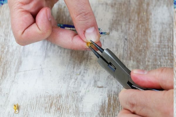 Készítsen sok nagyszerű ötletet üveggyöngyös fülbevalóhoz Készítsen sok nagyszerű ötletet üveggyöngyös fülbevalóhoz