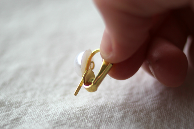 Gyönyörű gyöngy fülbevaló fogas Gyönyörű gyöngy fülbevaló fogas