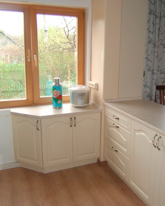 Перваза на прозореца с неправилна форма