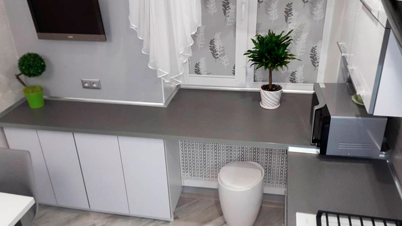 Екран-радиатор-под-прозорец-перваза на масата