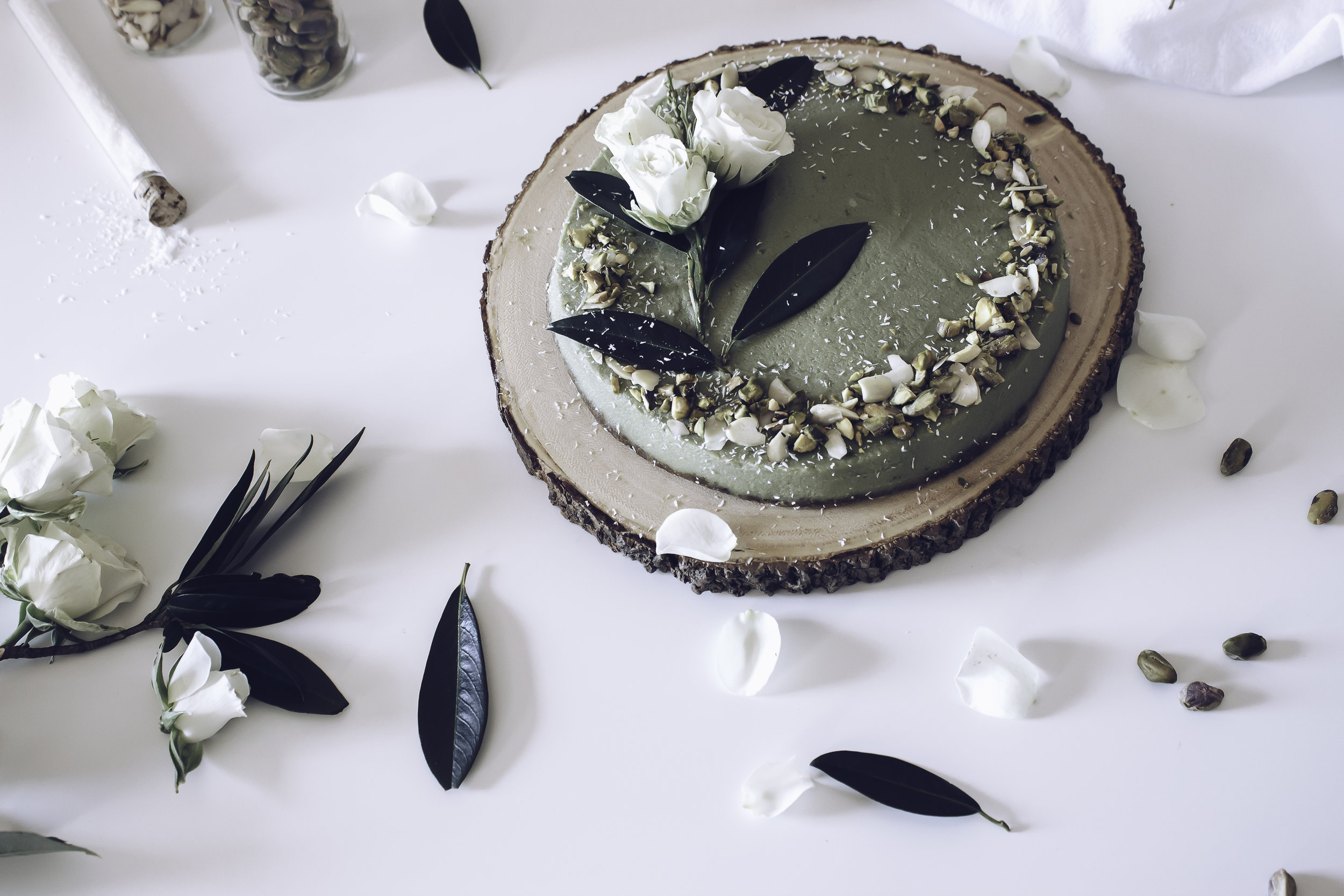 Leggi le istruzioni complete per preparare una cheesecake a basso contenuto di carboidrati con matcha