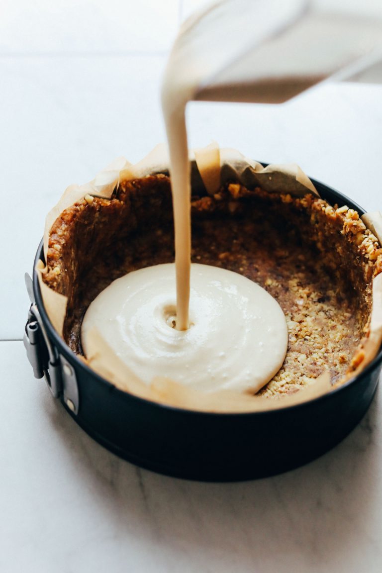Istruzioni passo passo per una deliziosa cheesecake a basso contenuto di carboidrati con polvere di matcha Istruzioni passo passo per una deliziosa cheesecake a basso contenuto di carboidrati con polvere di matcha