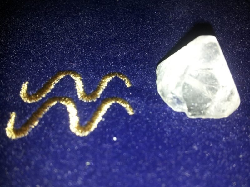 Vízöntő tulajdonságok drágakő Vízöntő