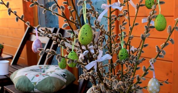 Design vintage dans des idées vertes de buisson de Pâques