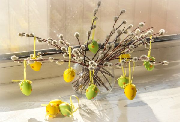 Idées de buisson de Pâques oeufs de Pâques jaunes