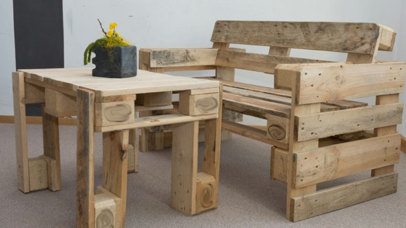 Raklapokból bútorok építése Raklap ötletek kert