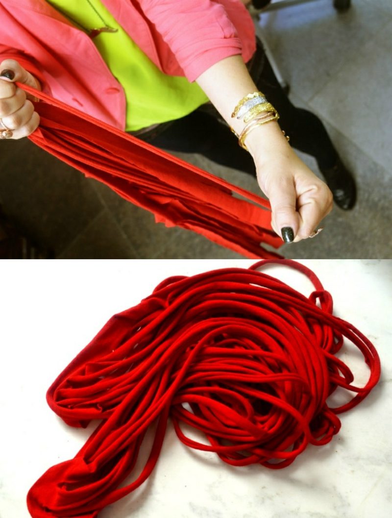 Készíts sálat egy régi pólóból öltözéket készíteni a régiből