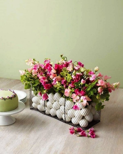 Ötletek a tavaszi dekorációkhoz fém drótkosarat készítenek tojással és virágokkal 45 friss és egyszerű ötlet tavaszi dekorációhoz fém drótkosarat készít tojással és virággal