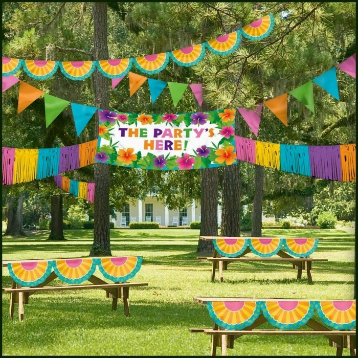 Guirlandes colorées pour la fête d'été