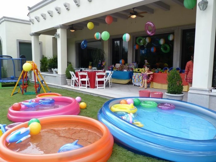 Fête des tout-petits dans le jardin