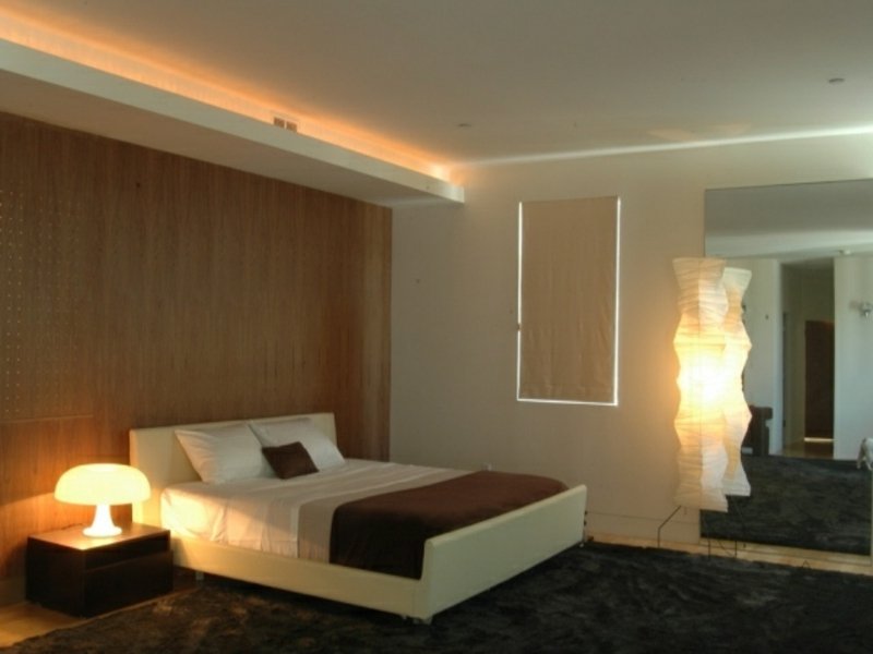 toplo svjetlo i neizravno led osvjetljenje