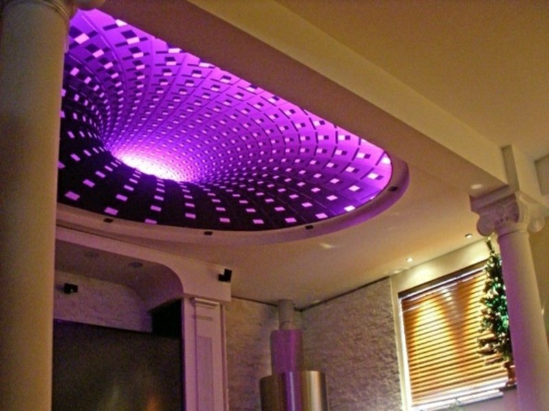 moderna ljubičasta neizravna rasvjeta