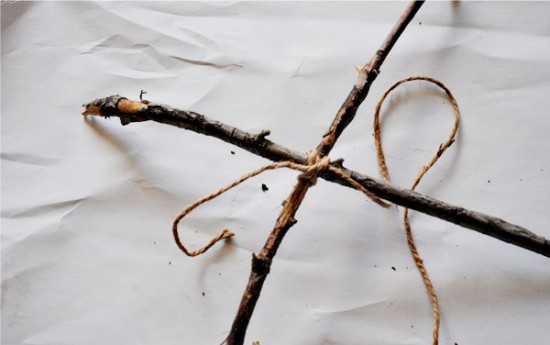 The basis of the wind chime from the branches