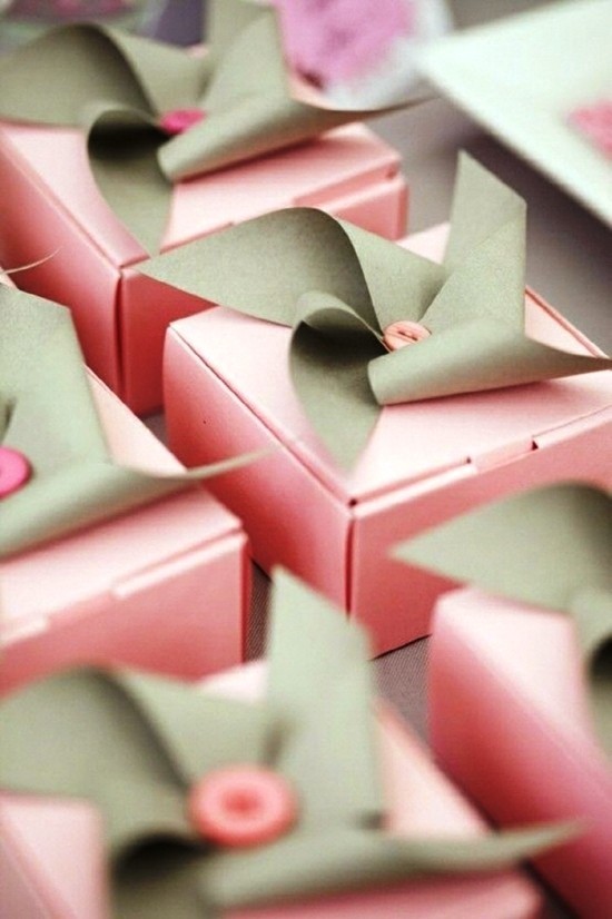 Jednostavne ideje za ukrašavanje darova ručnim rukotvorinama sa zavrtnjima, ručno 70 vrlo lakih ideja za ručne radove s vrtom i dizajnerski ukras za poklone s ružičasto sivom bojom