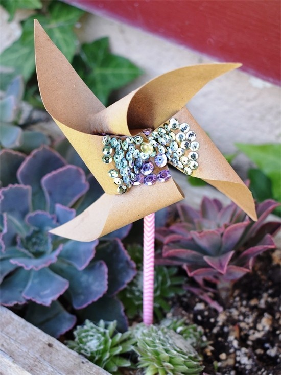 Jednostavne ideje za rukotvorine s zavrtnjima osvježavaju dosadne neutralne boje sa šljokicama 70 vrlo jednostavnih ideja za rukotvorine s vrtom i dizajn vintage ukrasa za vrt s šljokicama