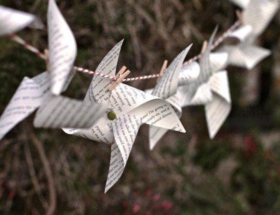 Jednostavne ideje za vijenac zanatskih rukotvorina od starih novina 70 vrlo jednostavnih ideja za rukotvorine i dizajne vijenca od vrhova izrađenih od novina