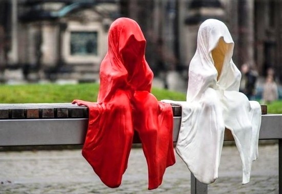 Hátborzongató karakterek szellemből készült mesterségek szövetből Ötletek a hátborzongató szövetbe csomagolt szellembabák készítéséhez