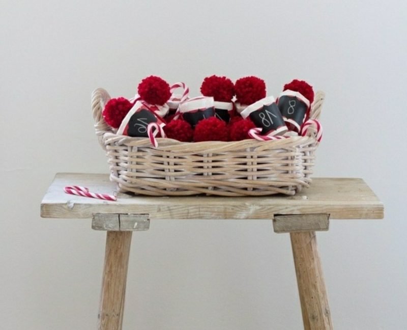 Adventski kalendari izrađeni od papirnatih čaša za kreativne DIY ideje