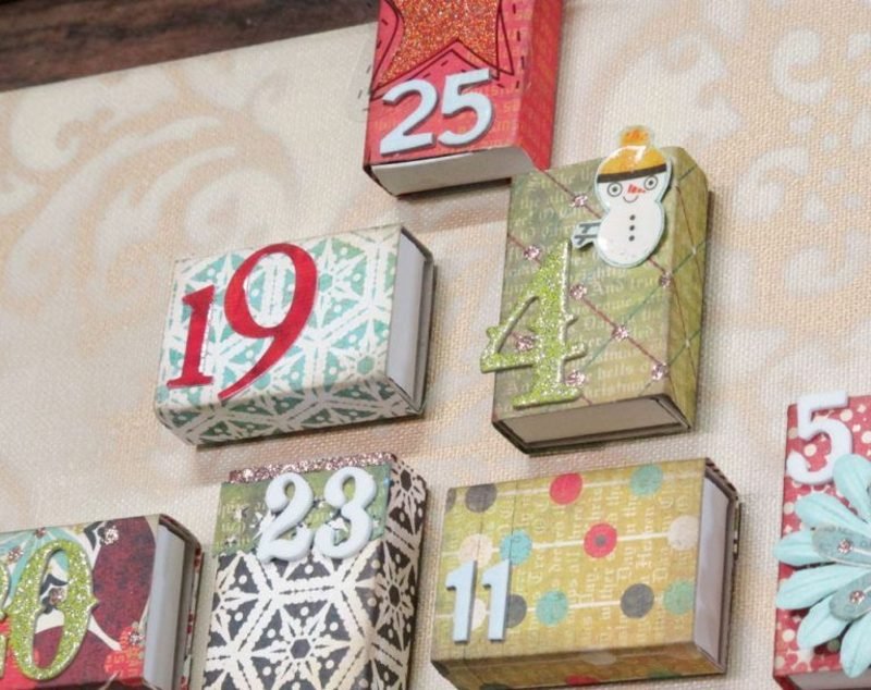 Adventski kalendar napravljen od šarenih kutija šibica