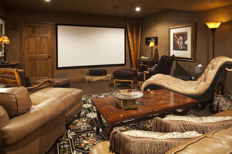 Dnevni boravak postavio je prekrasan orijentalni kutak za opuštanje