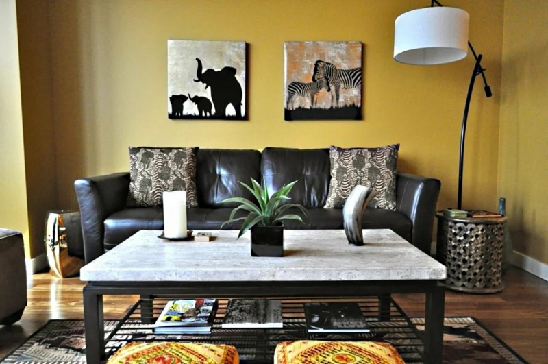 Kožni kauč u dnevnoj sobi slike životinja