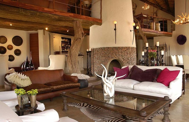 Namještaj dnevne sobe impresivno afrički