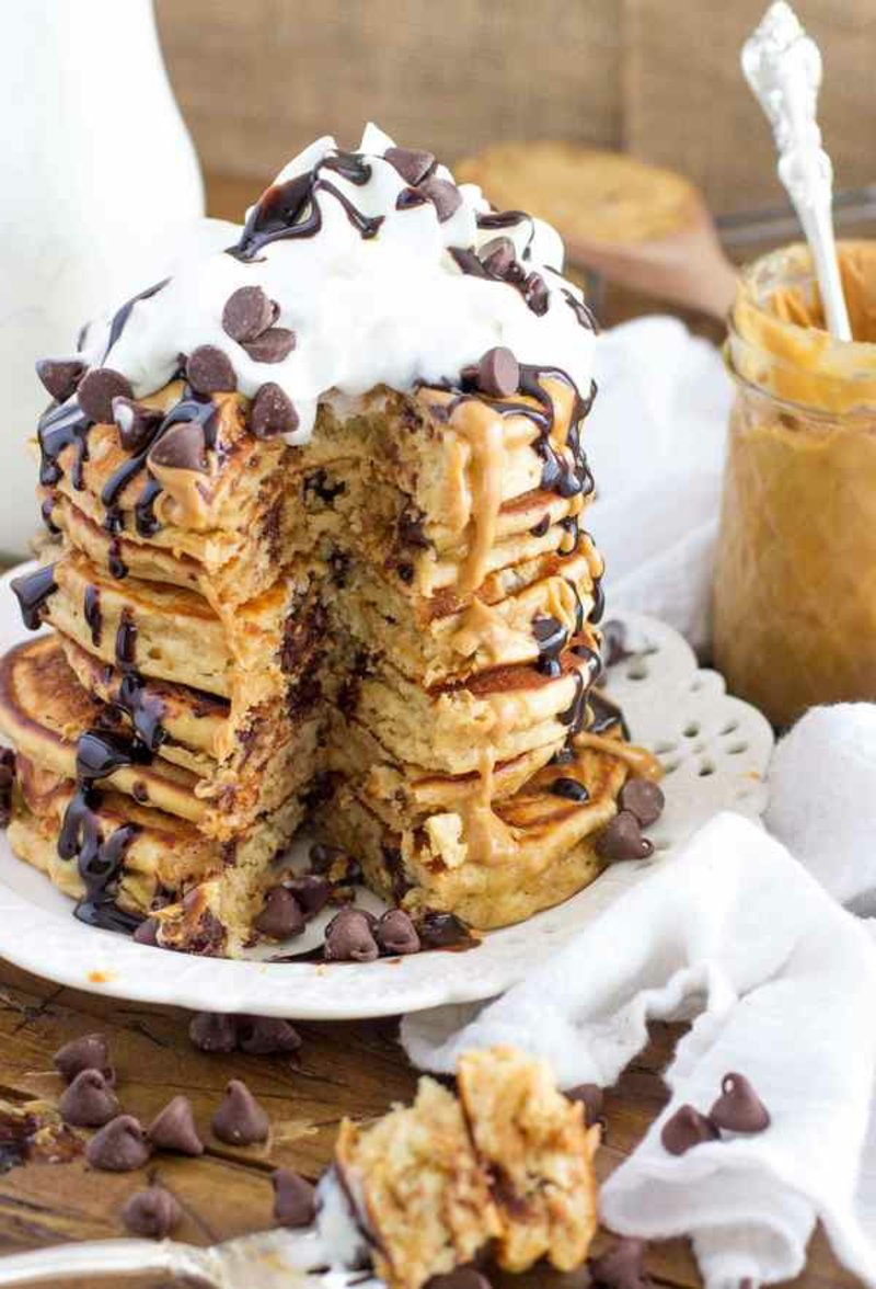 Amerikai palacsinta recept csokoládéforgáccsal és tejszínhabbal