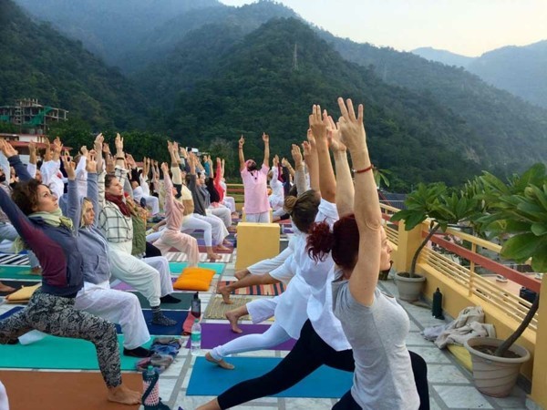 yoga ašram india klasa joge pranayama
