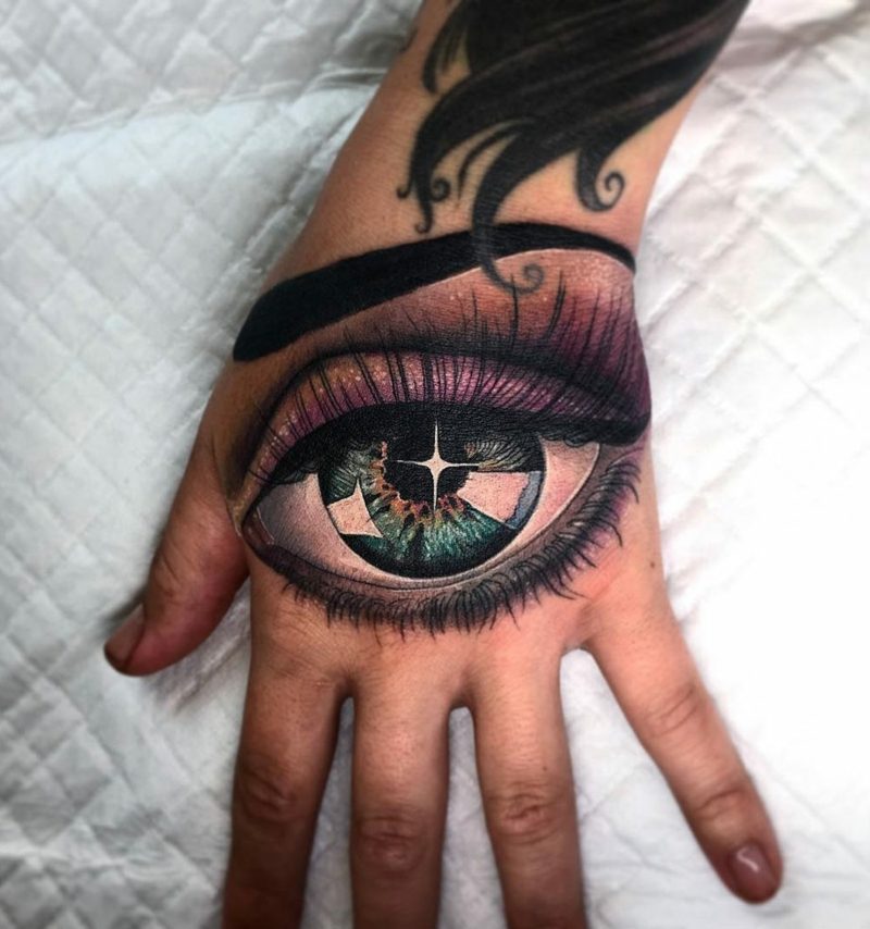 reális szem tetoválás színes színek