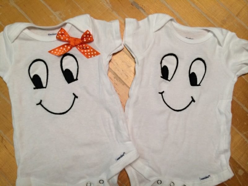 Baba testfestés ikreknek Testfestés babák ikrek