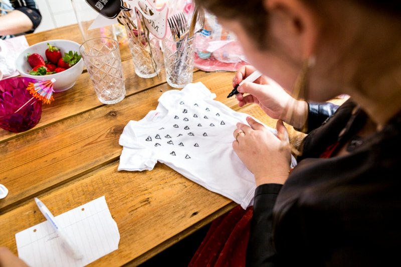 Testfestő baba textil ceruzák