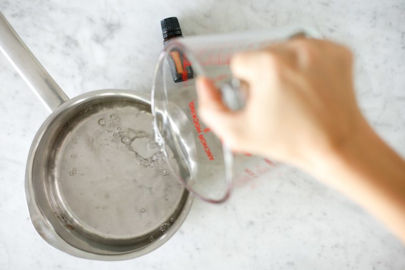 Tisztítsa meg a sütőt gőzzel - 1. lépés A sütő sütőporának tisztítása A sütőtálca tisztítása A sütő tisztítása sütőporos tippekkel