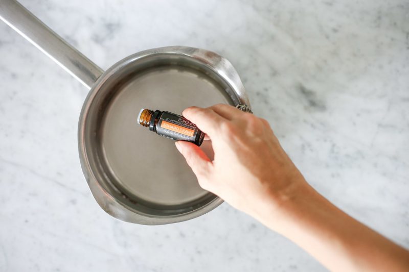 Tisztítsa meg a sütőt gőzzel - 2. lépés A sütő sütőporának tisztítása A sütőtálca tisztítása A sütő tisztítása sütőporos tippekkel