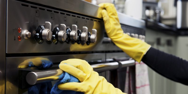 Tisztítsa meg a sütőt speciális sütő spray -vel! A sütő sütőporának tisztítása A sütőtálca tisztítása A sütő tisztítása sütőporos tippekkel