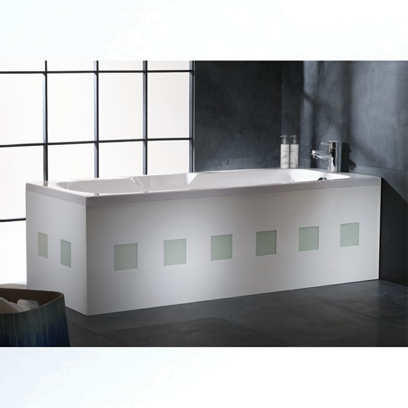 Bijele ploče obložene kadom ploča za kupanje u luksuznoj bijeloj ploči za kupanje