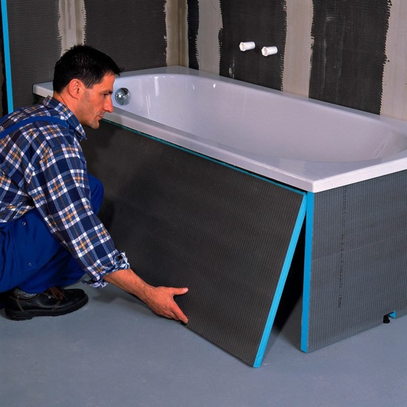 Plave ploče obložene kadom oblaganje kade