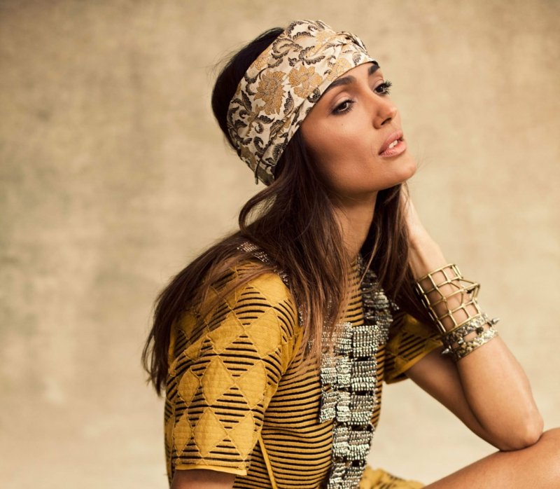 Acconciatura con cravatta a bandana boho chic