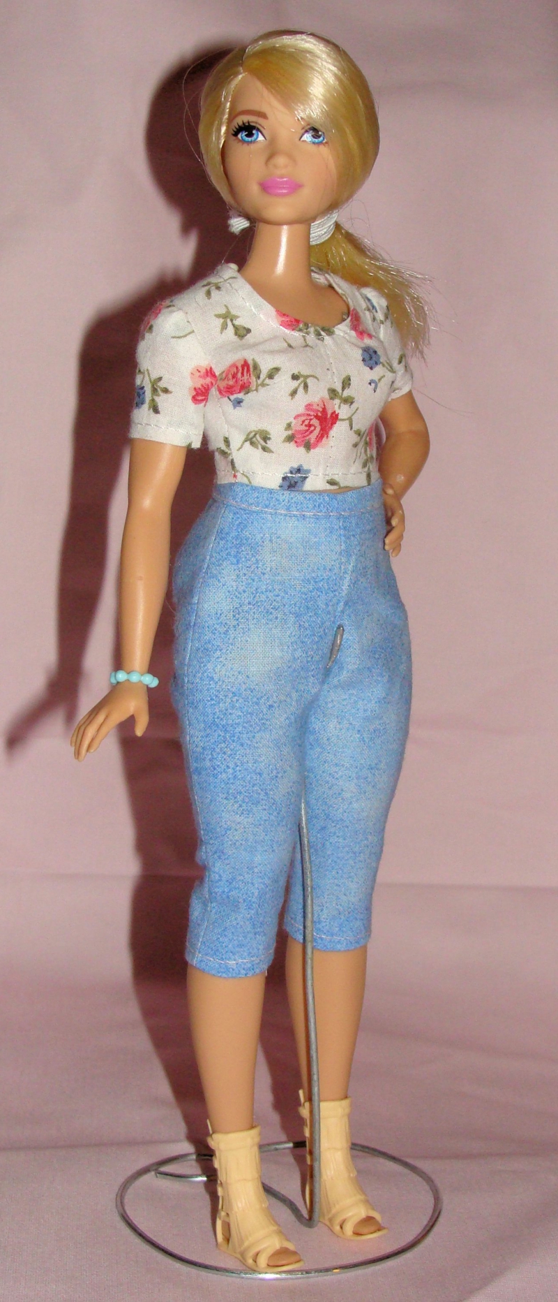 Šivanje odjeće za barbie vaše kćeri Barbie odjeću učinite bucmastom lutkom