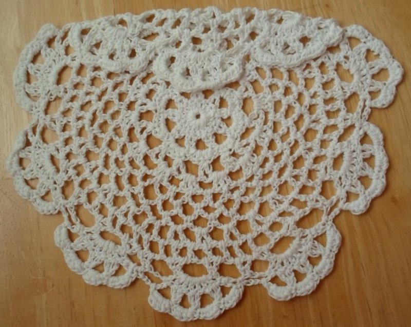 Barbie odjeću napravite sami od starih deka od čipke Barbie odjeću napravite sami od deka od čipke