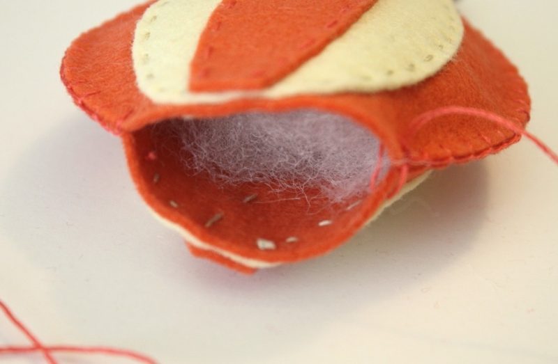 Portacellulare per bebè in feltro - Istruzioni fai da te giocattoli Portacellulare per bebè in feltro - Istruzioni fai da te giocattoli