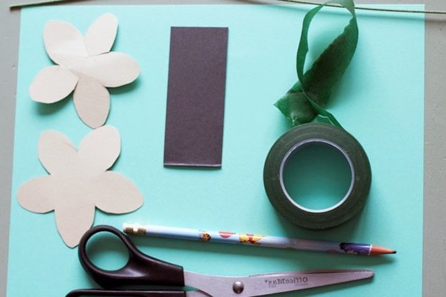 Fare fiori di carta - materiali armeggiare fiori fiori di carta armeggiare idee artigianali istruzioni fiore batseln