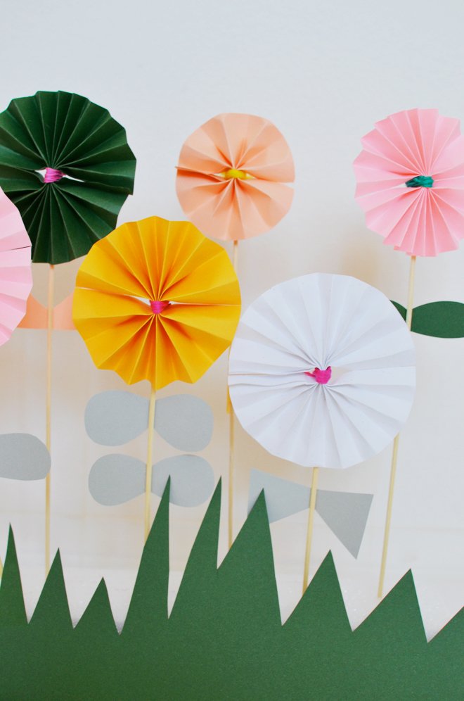 I fiori di carta sono facili da piegare! armeggiare fiori fiori di carta armeggiare idee istruzioni armeggiare fiore armeggiare