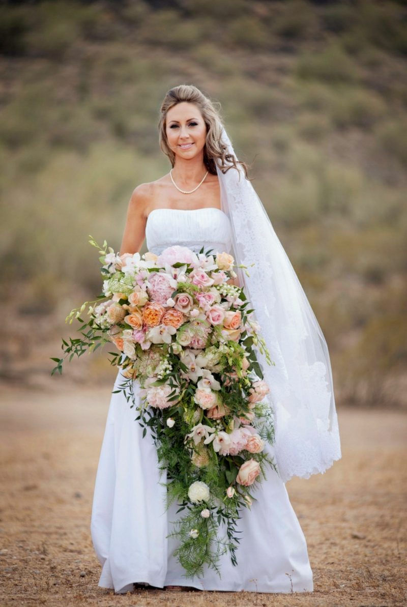 Bouquet da sposa, a forma di cascata, grande e magnifico Bouquet da sposa cascata grande, splendidamente elegante