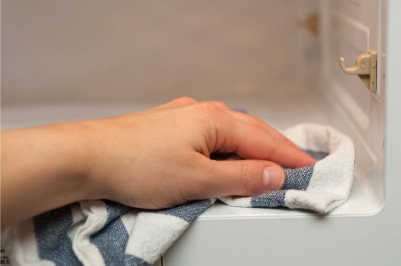 Почистване с микровълнова печка