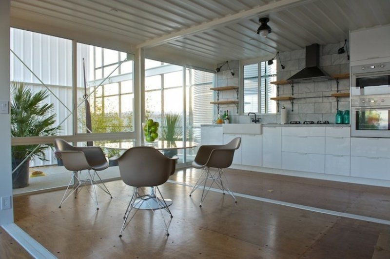 maison conteneur dans le désert de Mojave par Ecotech Design coin repas
