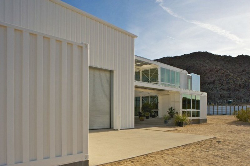 maison conteneur dans le désert de Mojave par Ecotech Design blanc