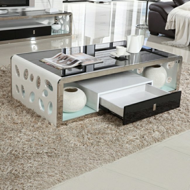 Tavolino dal design originale in acciaio inossidabile Tavolino moderno di grande design realizzato in acciaio inox
