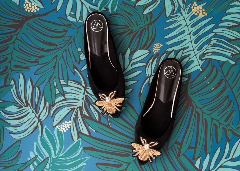 Aggiungi accenti decorativi alle tue semplici scarpe da donna Aggiungi accenti decorativi alle tue semplici scarpe da donna