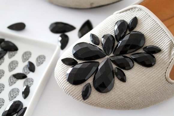 Istruzioni passo passo su come rendere più vivaci le tue scarpe da donna Istruzioni passo passo su come rendere più vivaci le tue scarpe da donna