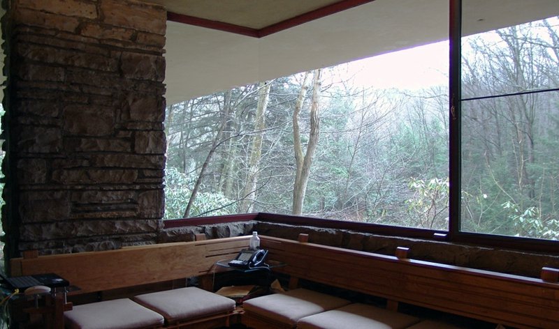 Fallingwater House voir de grandes fenêtres Fallingwater House belle vue